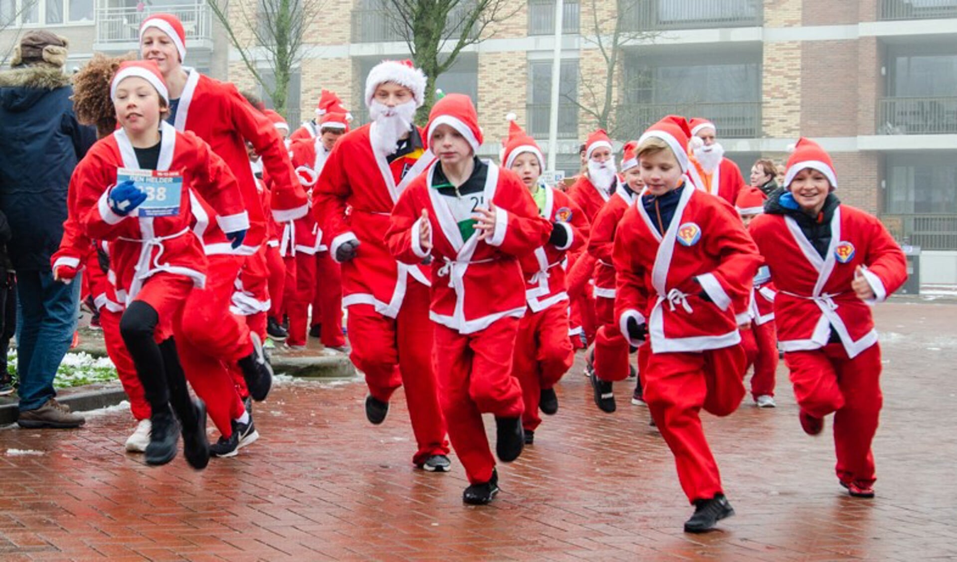 Santa Run is fun run in Helderse binnenstad.