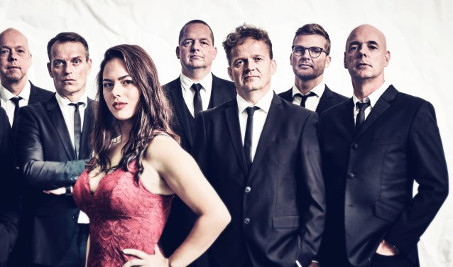 The Tibbs met hun nieuwe zangeres Roxanne Hartog.