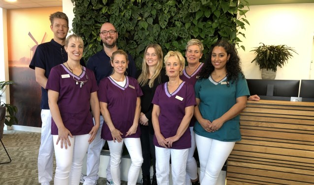 Vlnr: Sander, Ingrid, Arjan, Samantha, Carola, Petra, Jaqueline en Hibah. Niet op de foto Toon Rigter, Kelly, Sandy, Joyce, Linda en Marielle.
