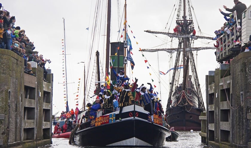 Zaterdag 16 november meert de Sint samen met 125 pieten aan in Hoorn.
