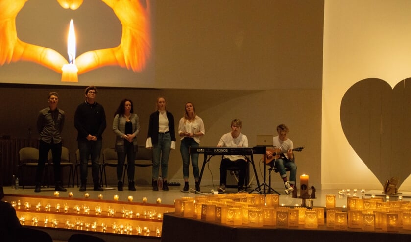 Op 8 december om 19.00 uur worden alle lichtjes aangestoken om stil te staan bij overleden kinderen.