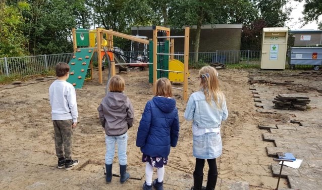 Het nieuwe schoolplein in wording