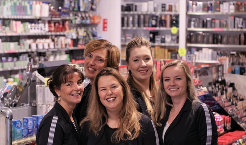Het team van Drogisterij Parfumerie Sandra.