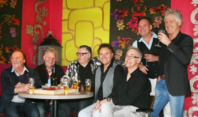 The Cats Aglow maakt 24 november een feestje in de Schoof in Wervershoof.