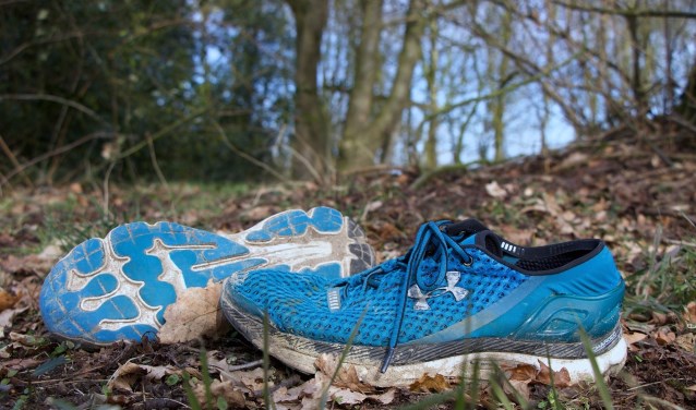Een natuurouder is iemand die het leuk en zinvol vindt om samen met kinderen op onderzoek uit te gaan in de natuur en iets te leren over de natuur en leefomgeving.