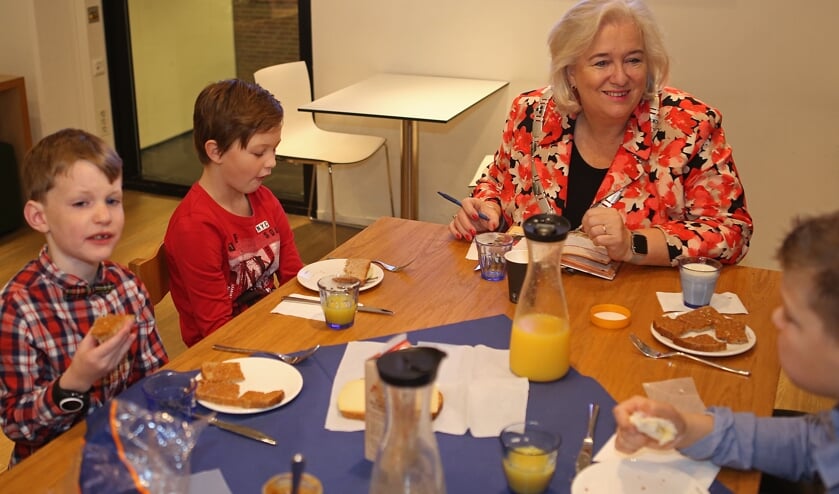 Gezellig samen ontbijten met de burgemeester.