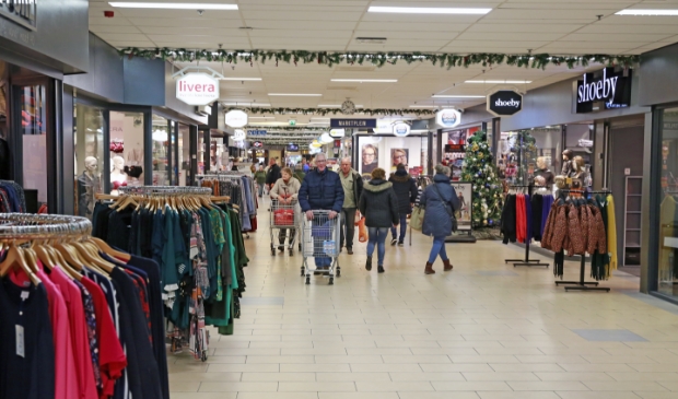 <p>De analyse in de visie toont dat Langedijk en Heerhugowaard een te groot winkelaanbod hebben</p>