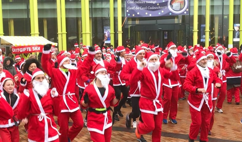Hardlopen in kerstmanpak voor het goede doel.
