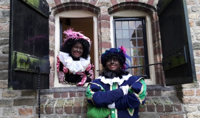 Diverse Pieten zijn in het kasteel aanwezig.