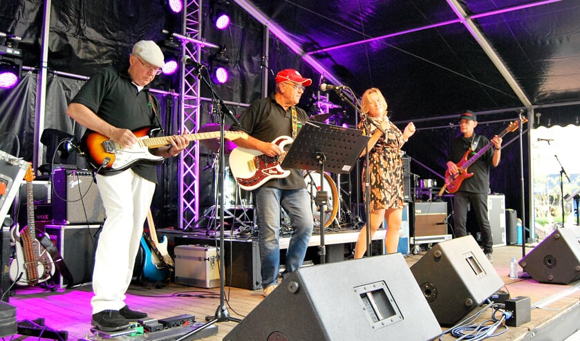 The Rocking Robins.