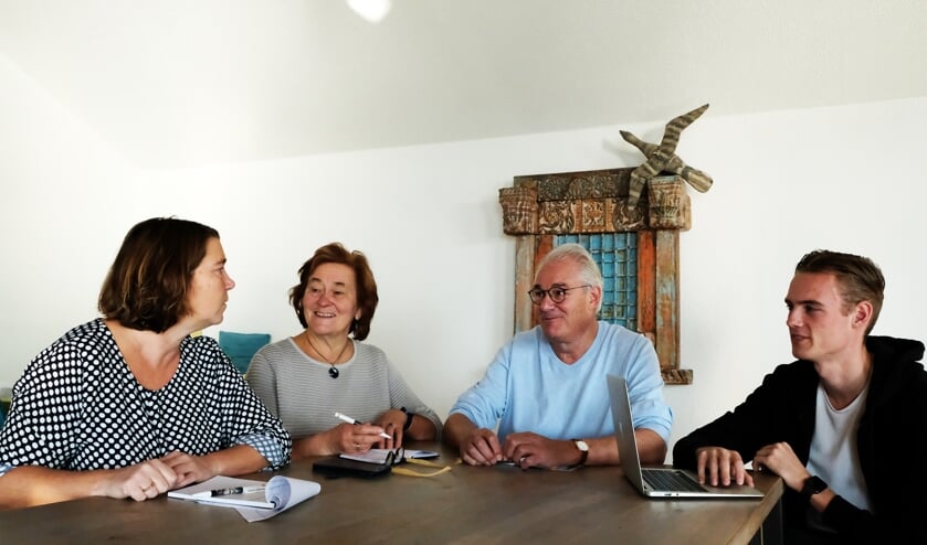 Tanja van den Berg, Vera Tielrooij, Herman Sier en Mike Wagenaar zijn al druk bezig met de voorbereidingen voor GivingTuesday.