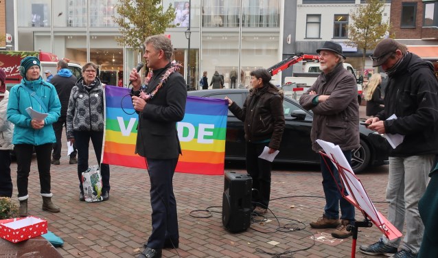 Burgemeester Smit doet het woord.