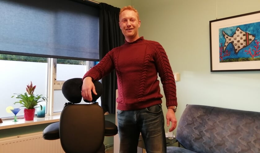 Floris geeft onder andere stoelmassages.