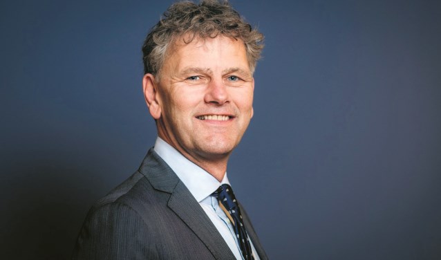 Burgemeester Martijn Smit van Beverwijk zal op 16 november aan de Breestraat een vredesboom onthullen.