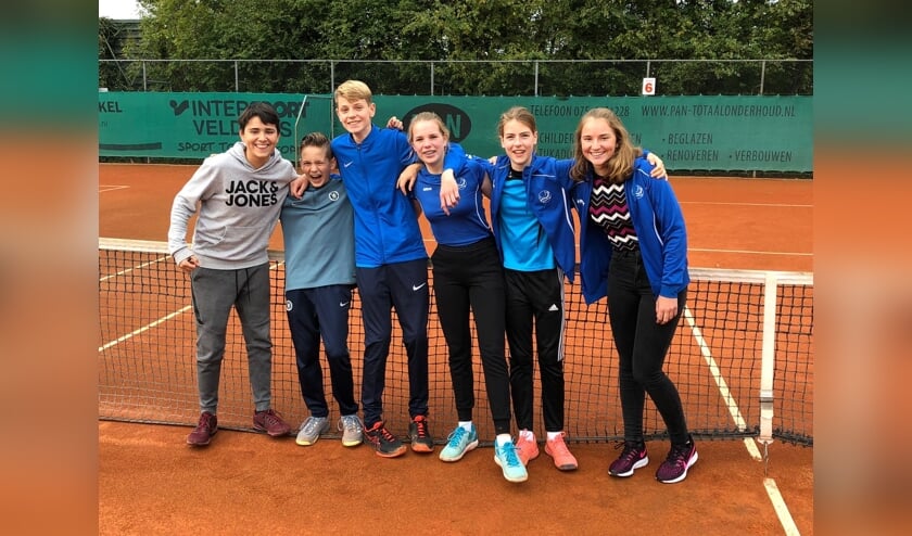 Op de foto van links naar rechts: Thierry, Mats, Thomas, Yelina, Renske en Sanne. Niet op de foto Sven.