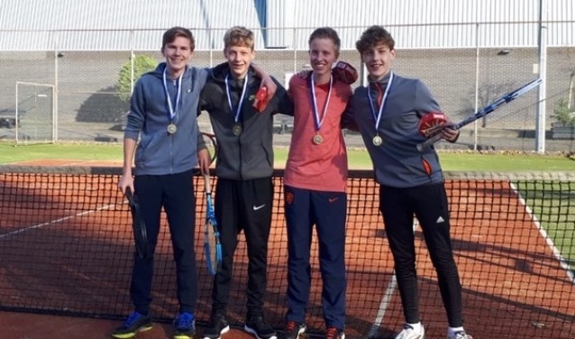 Op de foto vanaf links: Quinten Ruiter, Gijs Metselaar, Lars Rolink en Jeroen Metselaar.