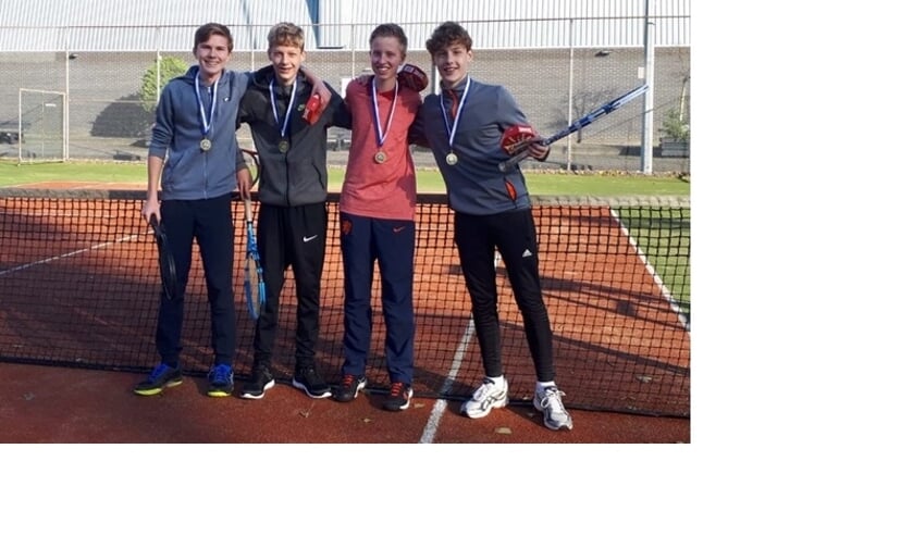 Op de foto vanaf links: Quinten Ruiter, Gijs Metselaar, Lars Rolink en Jeroen Metselaar.
