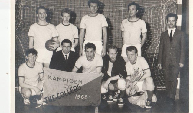 Kampioensteam The Collers uit 1968. Staand: B. de Rijke, C. Wever, L. de Wit, T.v.d. Aalst, E. VeldkampGehurkt: F. Zoon, H.v.d. Vliet, R. Wiering, B. Claassen. N. Wiering.