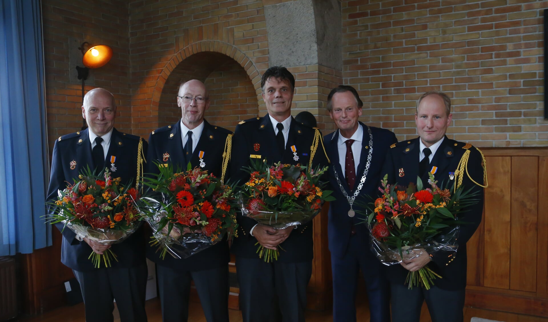 Harry Bouwman, René Verduin, Misja Smit, burgemeester Frank Streng en Dennis Bakker.