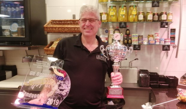 Theo deed mee voor de lol, maar ging wel met de hoofdprijs naar huis.