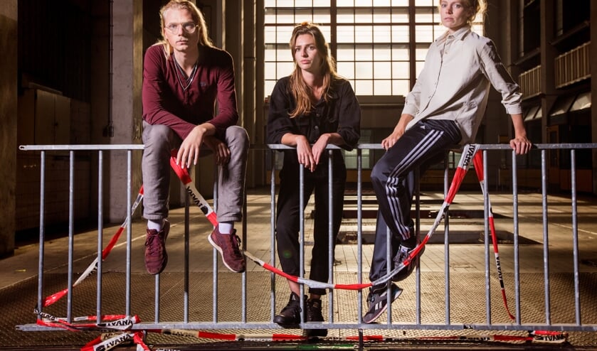 Protest', een muzikale zoektocht naar protesteren van theatermakers Scott Beekhuizen, Eva van der Post en Rosine Langbroek. 