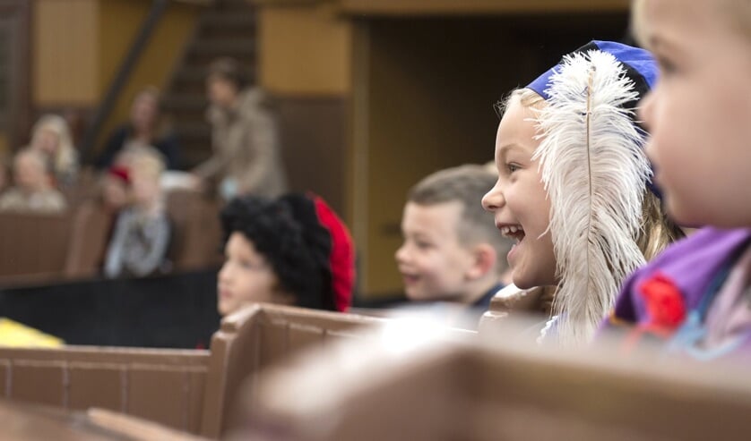 Voor alweer het tiende jaar mag Museum BroekerVeiling de locatie zijn van het Pakhuis van Sinterklaas!