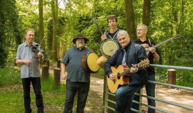 De folkband Coracle met de Ierse zanger Jim Spiers.