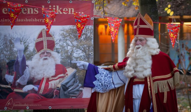 Sint heeft zijn intrek weer genomen in het Sinterklaashuis in Schoorl.