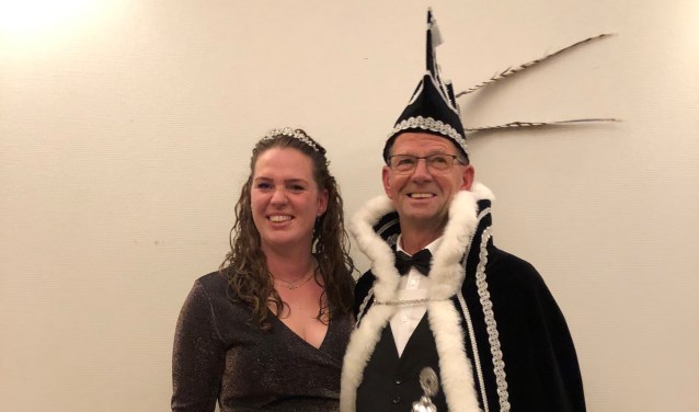 Prinses Tessa en Prins Johannes I zwaaien de scepter in Krielenland.