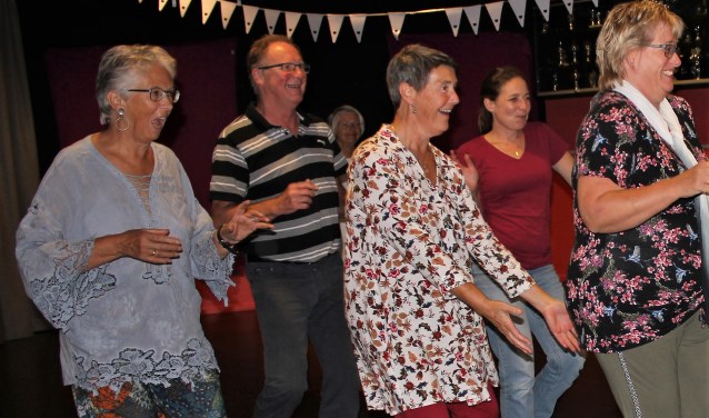 Biodanza is een plezierige methode die werkt met beweging, contact, plezier en muziek.