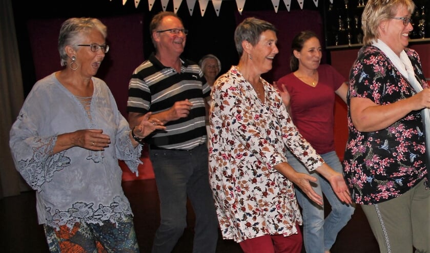 Biodanza is een plezierige methode die werkt met beweging, contact, plezier en muziek.