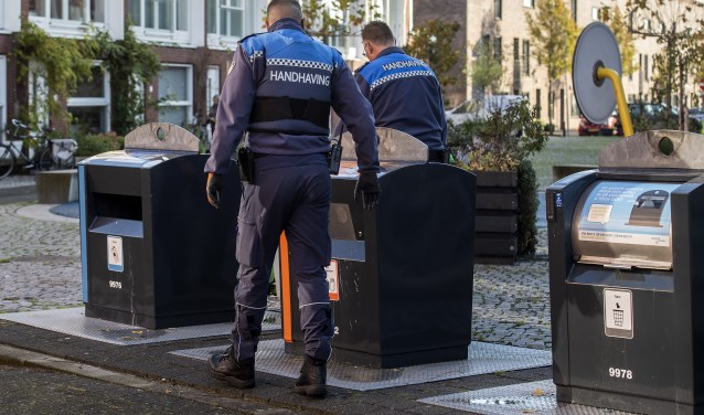 Let op met afval plaatsen.