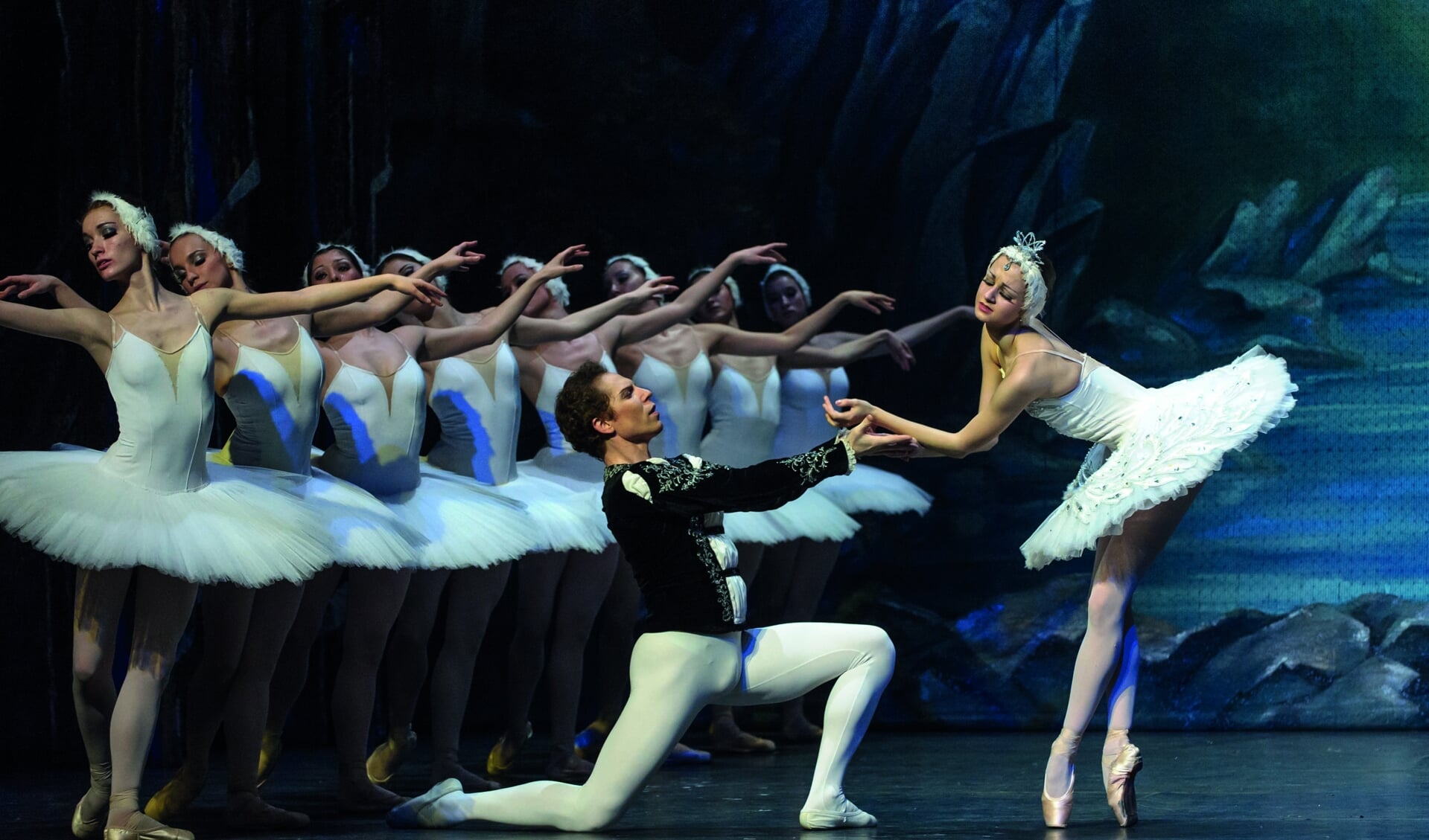 De romantische balletvoorstelling 'Het Zwanenmeer'