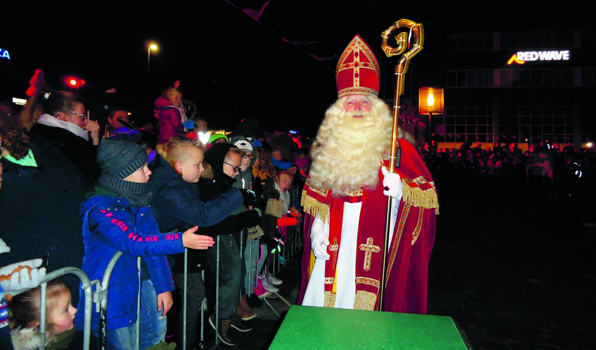 Sinterklaas komt zaterdagavond 16 november aan in de haven van Beverwijk. Vorig jaar kwam de Sint ook 's avonds aan. 