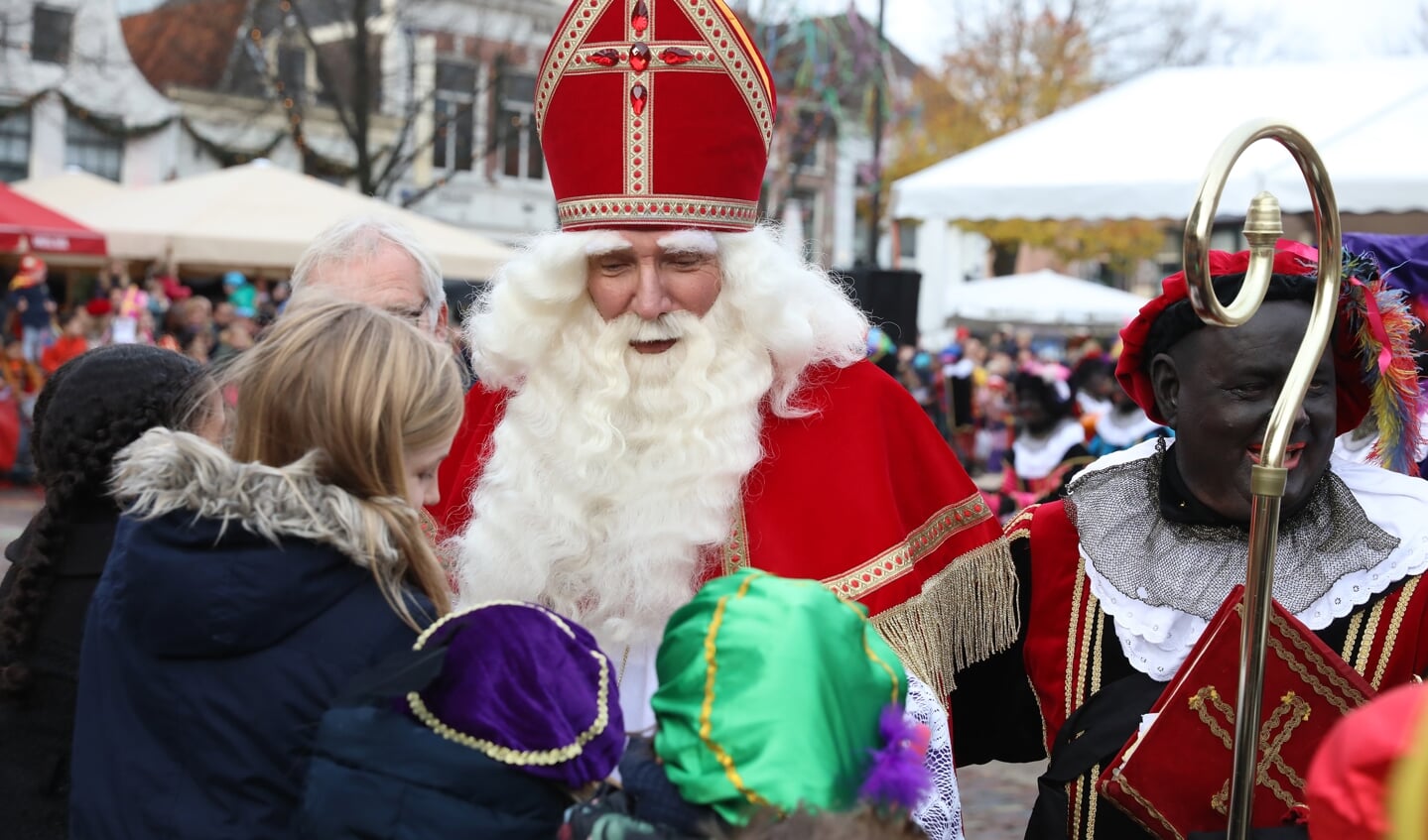 ALKMAAR, 09–11-2019, Sinterklaas Alkmaar,Sinterklaas, intocht, zwarte piet, roetveeg piet