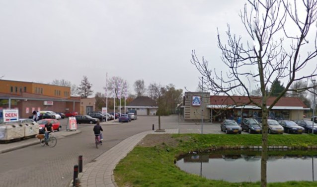 Op deze plek komen een supermarkt, detailhandel, 12 koopappartementen en parkeerplaats