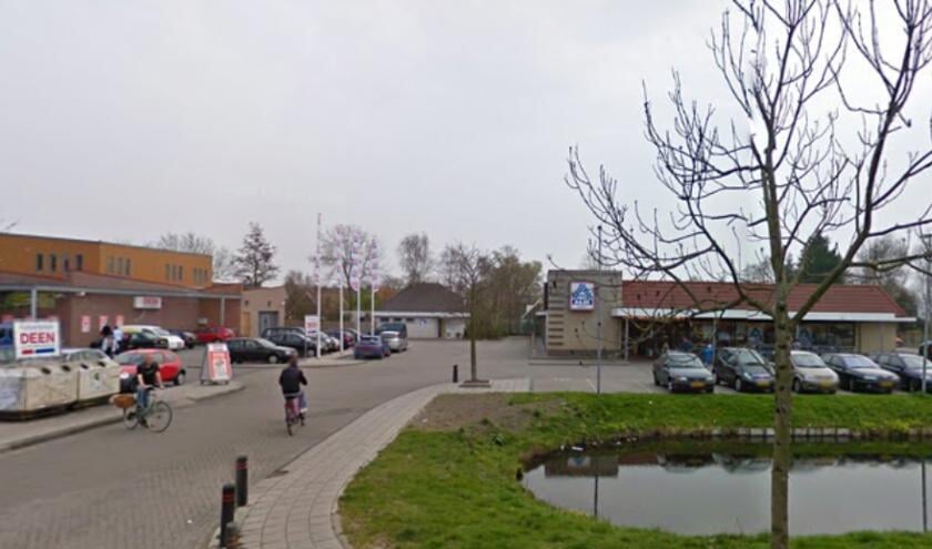 Op deze plek komen een supermarkt, detailhandel, 12 koopappartementen en parkeerplaats