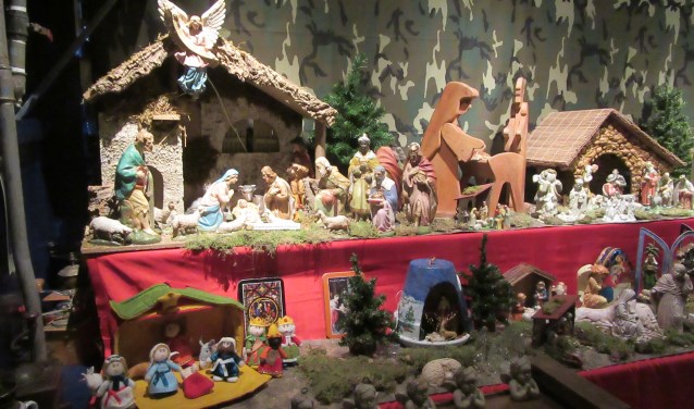 Een van de vele mooie kerststallen in De Anloup in Zuidermeer