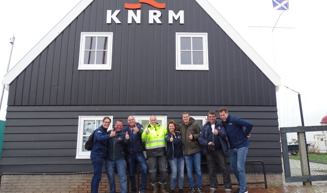 KNRM bestaat 195 jaar en dat werd gevierd met slingers en frikadellen.