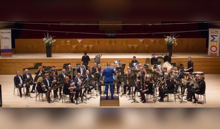 Lamoraal van Egmont op het concourspodium van het muziekcentrum Enschede.