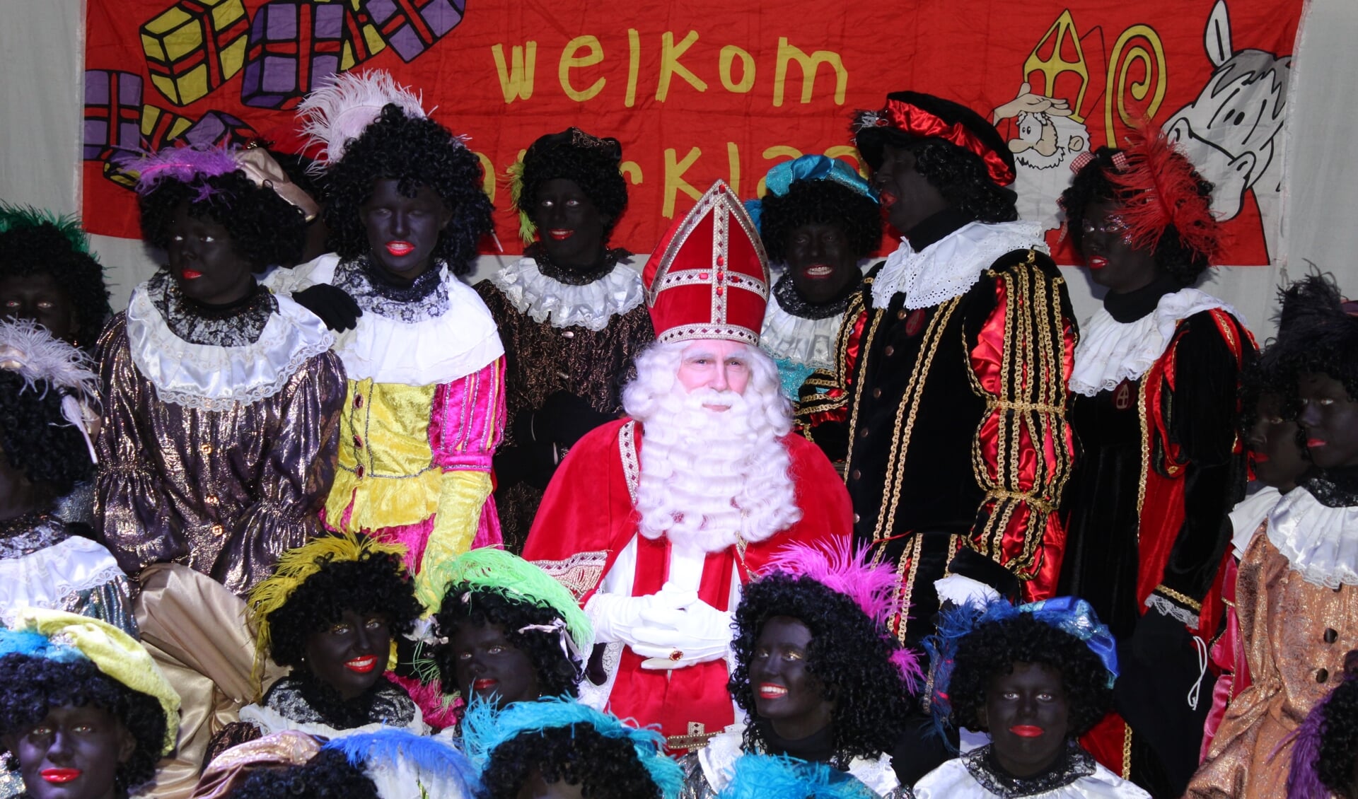 Sint en zijn Pieten voelden zich weer zeer welkom in Oostzaan.