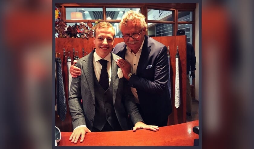 Van Os Mode in andere handen. Links de nieuwe eigenaar Dajo Thirij met Co Oudejans.