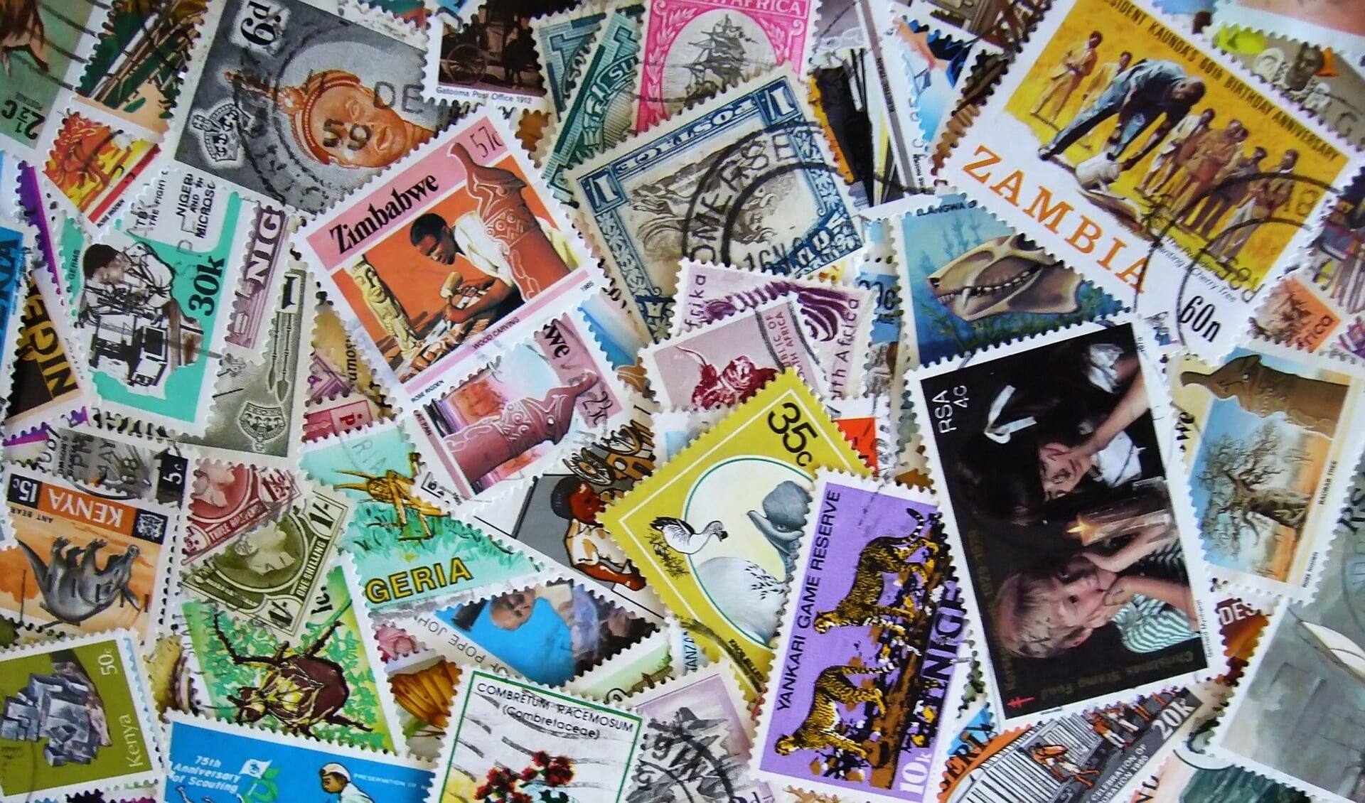 Duizenden postzegels in De Stoomhal...