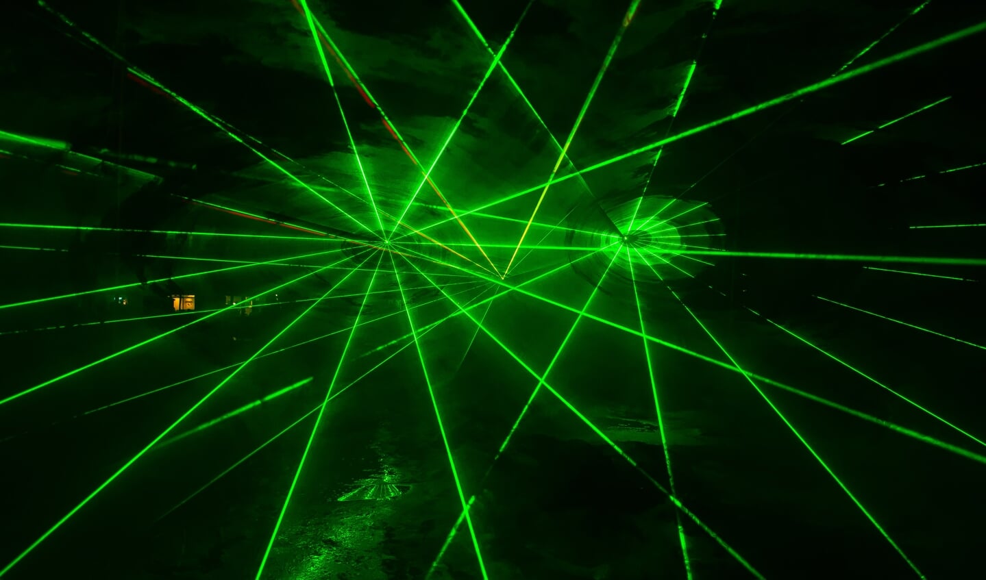 Voor de officiële handeling was er een spectaculaire lasershow. 