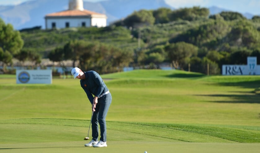 Wil Besseling in actie op de fraaie course van Alcanada. Zijn elfde plaats was niet voldoende voor promotie. (Foto Golfsupport)