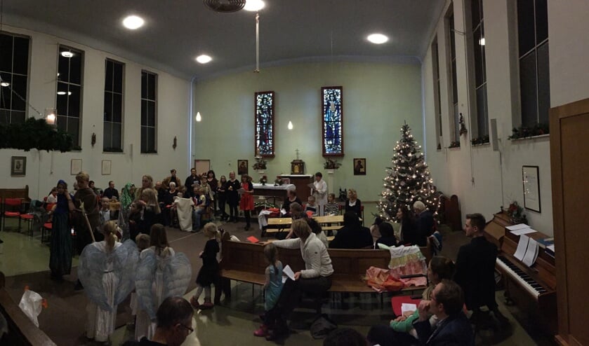 Kinderkerstviering in Oud-Katholieke kerk.