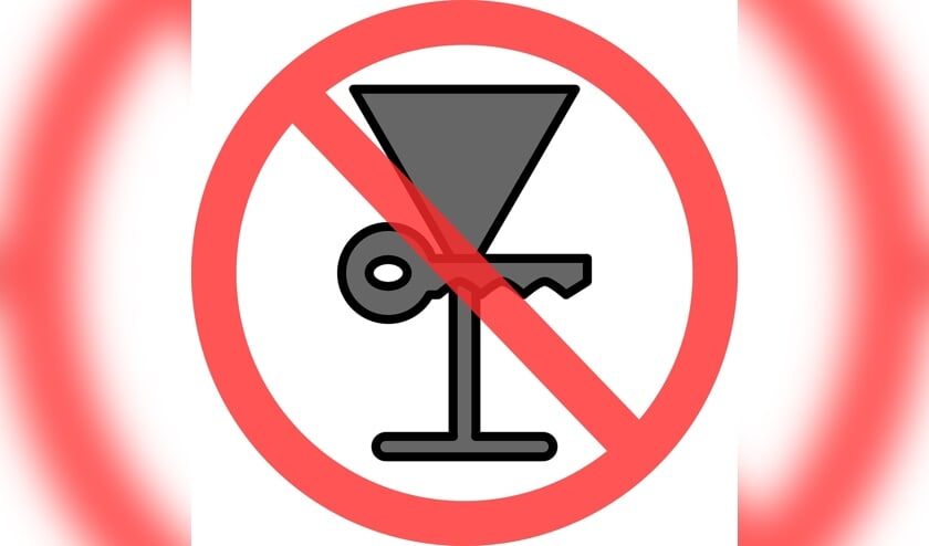 Combineer alcohol drinken en rijden niet.