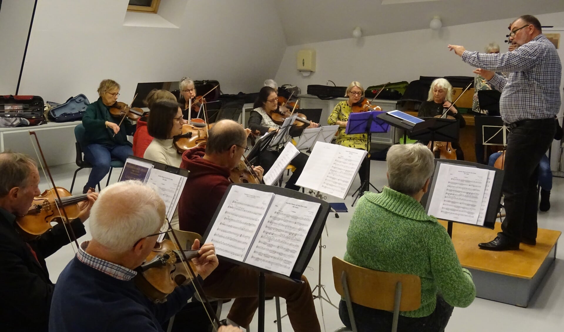 Repetitie van het Helders Kamer Orkest.