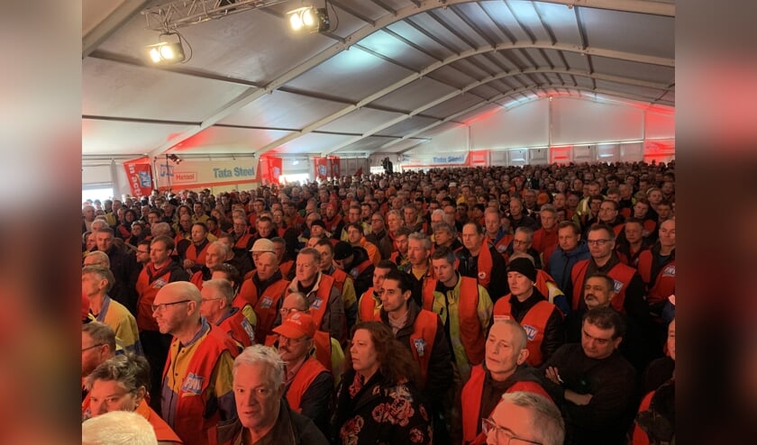 Een volle bak in de tent.