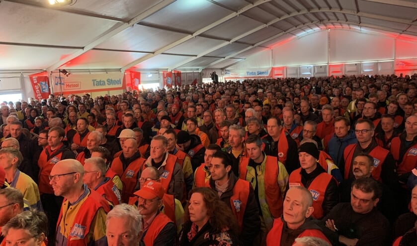 Een volle bak in de tent.
